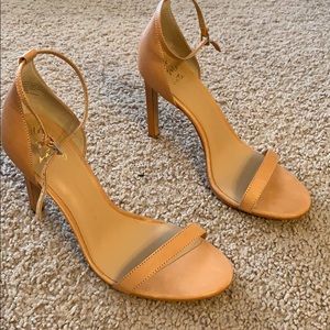 Banana republic nude heeled sandals